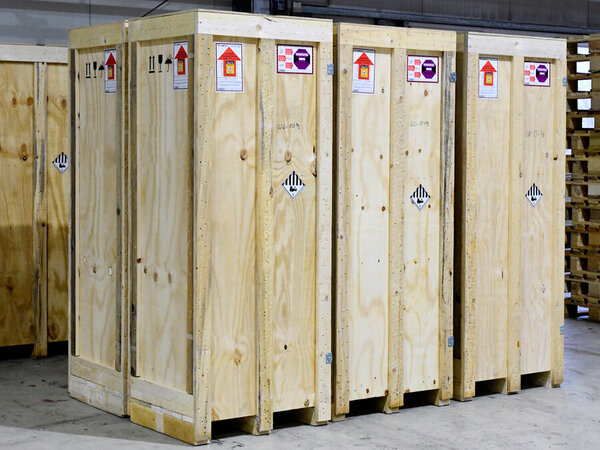 Gefahrgutverpackungen fertig gekennzeichnet Gefahrgutverpackungen fertig gekennzeichnet