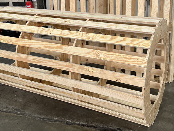 Holzkonstruktion in der Elektrotechnik für den Spulentransport im Transformatorenbereich Holzkonstruktion in der Elektrotechnik für den Spulentransport im Transformatorenbereich