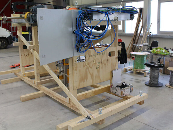 Innenkonstruktion einer Holzkiste Innenkonstruktion einer Holzkiste