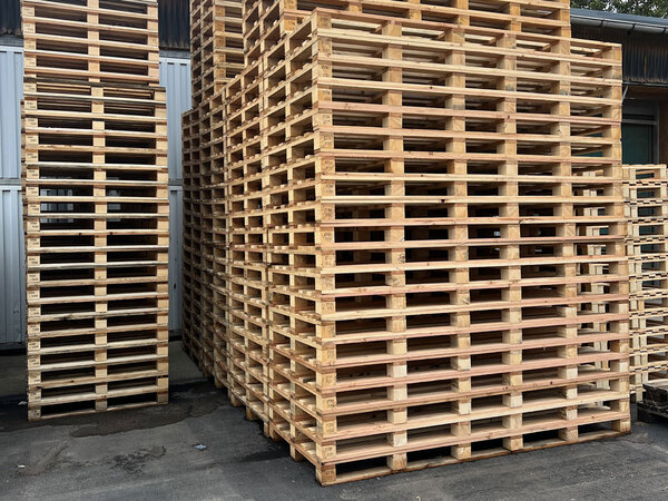 In Serie gefertigte Sonderpaletten nach Kundenanforderung In Serie gefertigte Sonderpaletten nach Kundenanforderung
