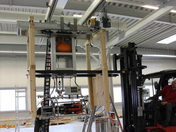 Innenkonstruktion einer Holzkiste Innenkonstruktion einer Holzkiste